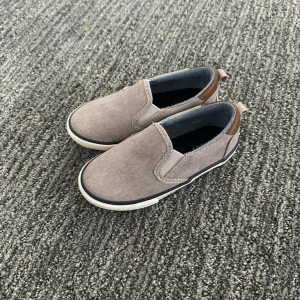 NWOT Old Navy Sneakers